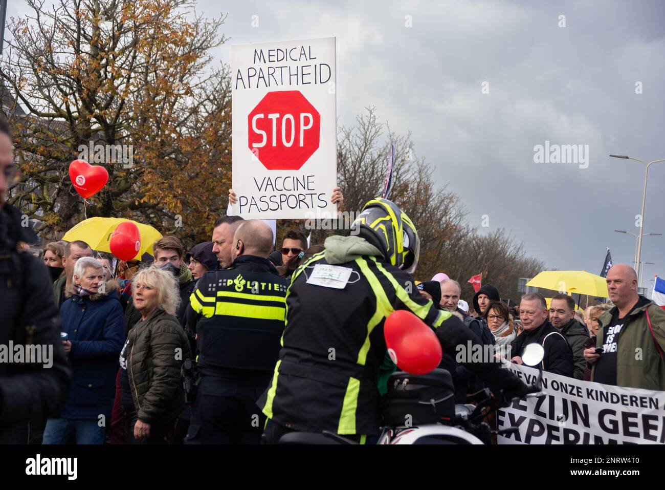 07 November 2021, Hague, Netherlands, Malieveld, Protest against measures for preventing COVID-19 infections, police forces on duty, protecting people Stock Photo