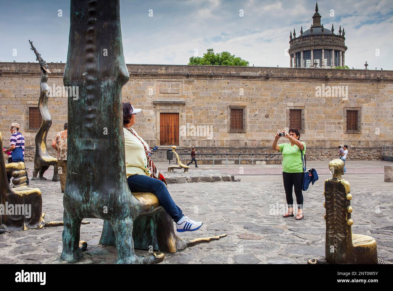 `Sala de los magos universal´ (1999) sculptural group by Tapatio ...