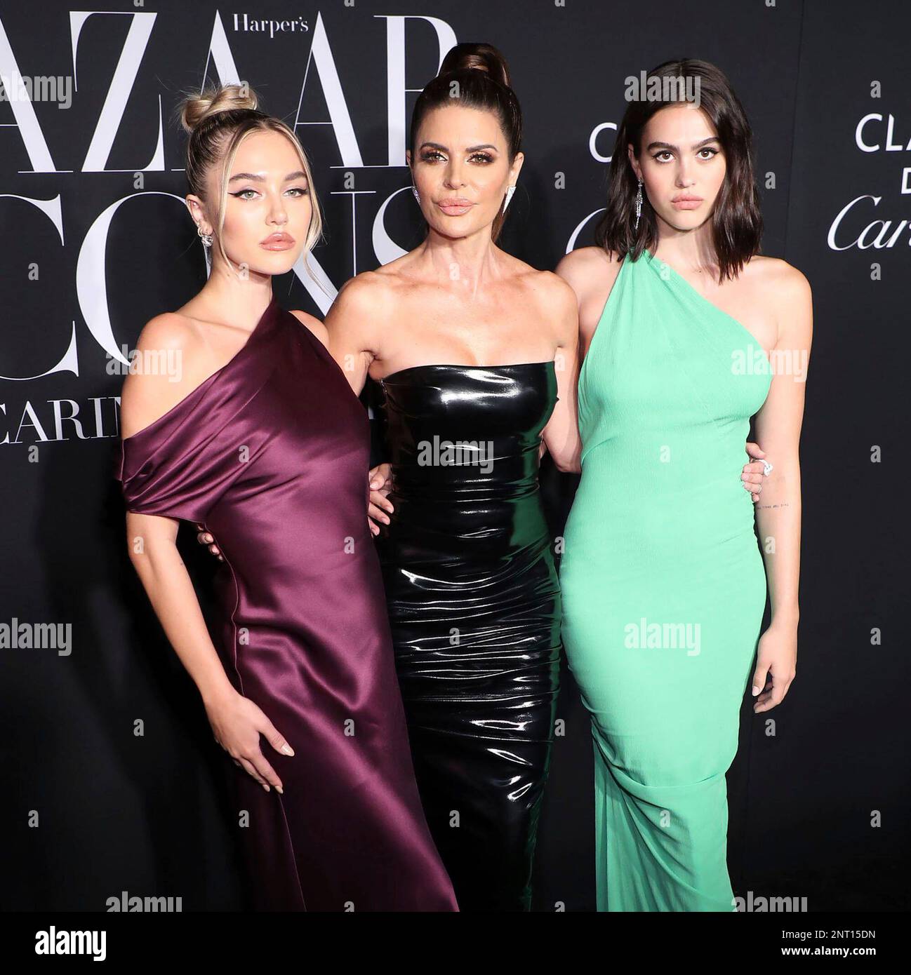 Photo by: zz/John Nacion/STAR MAX/IPx 2019 9/6/19 Lisa Rinna with her ...