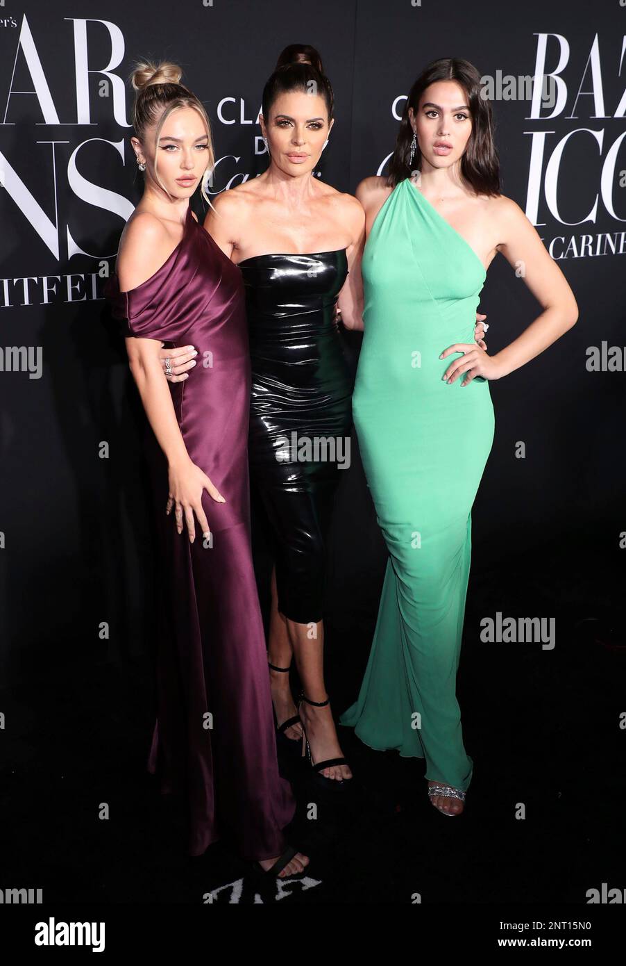 Photo by: zz/John Nacion/STAR MAX/IPx 2019 9/6/19 Lisa Rinna with her ...