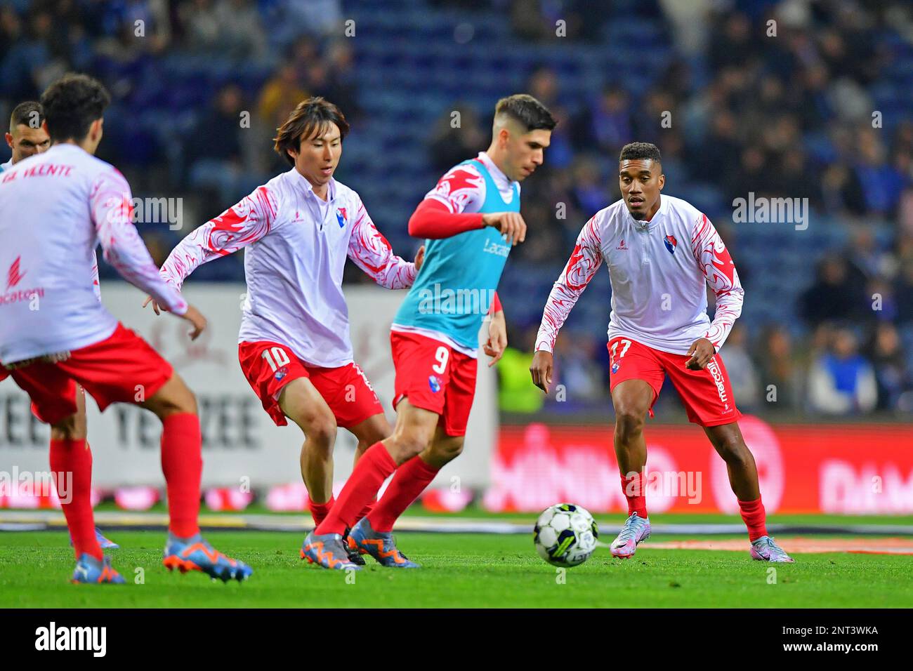 Dragao Stadium, Porto, Portugal. 26th Feb, 2023. Portuguese Championship, FC Porto versus Gil Vicente; Kanya Fujimoto, Fran Navarro and Murilo Souza of Gil Vicente during warm-up Credit: Action Plus Sports/Alamy Live News Stock Photo