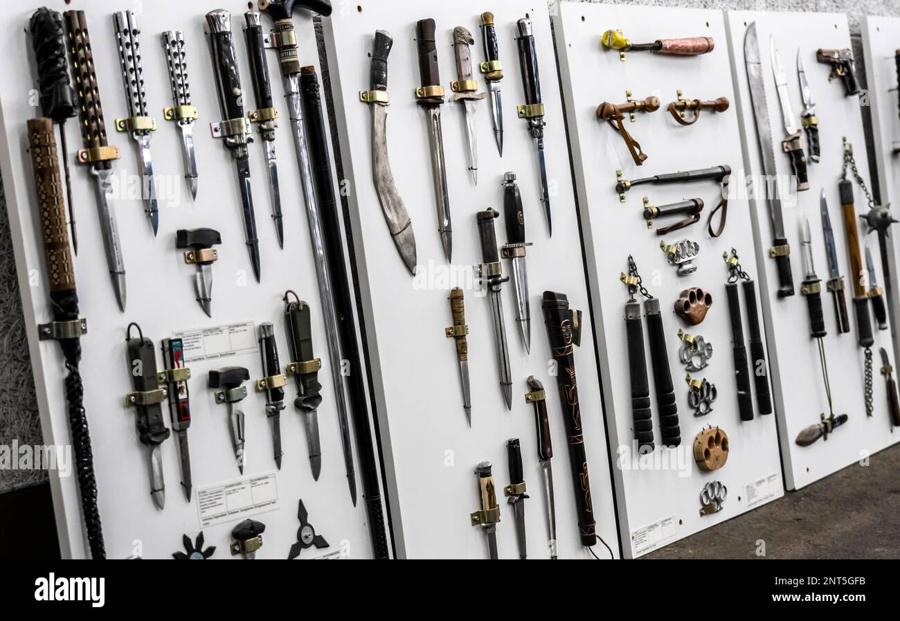 Prohibited weapons seized by the police, cutting and stabbing weapons