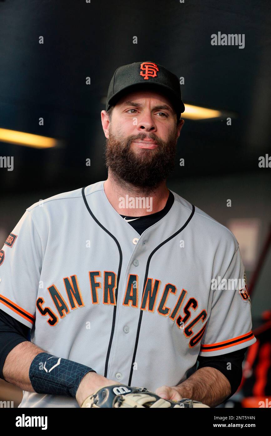 San Francisco Giants first baseman Brandon Belt (9) prepares for the