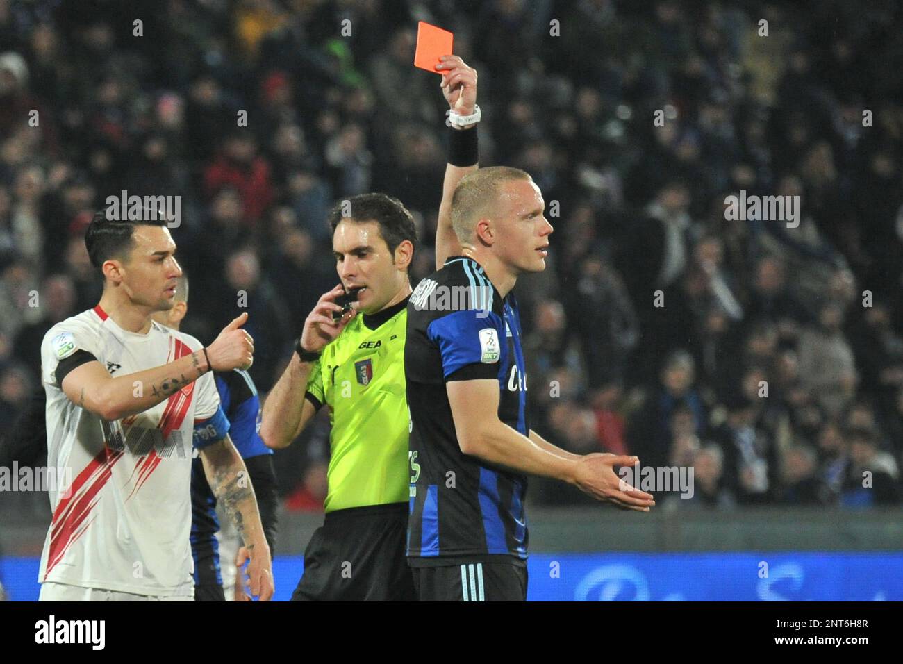 The referee Alberto Santoro during Modena FC vs SPAL, Italian soccer Serie B  match in Modena, Italy, April 22 2023 Stock Photo - Alamy