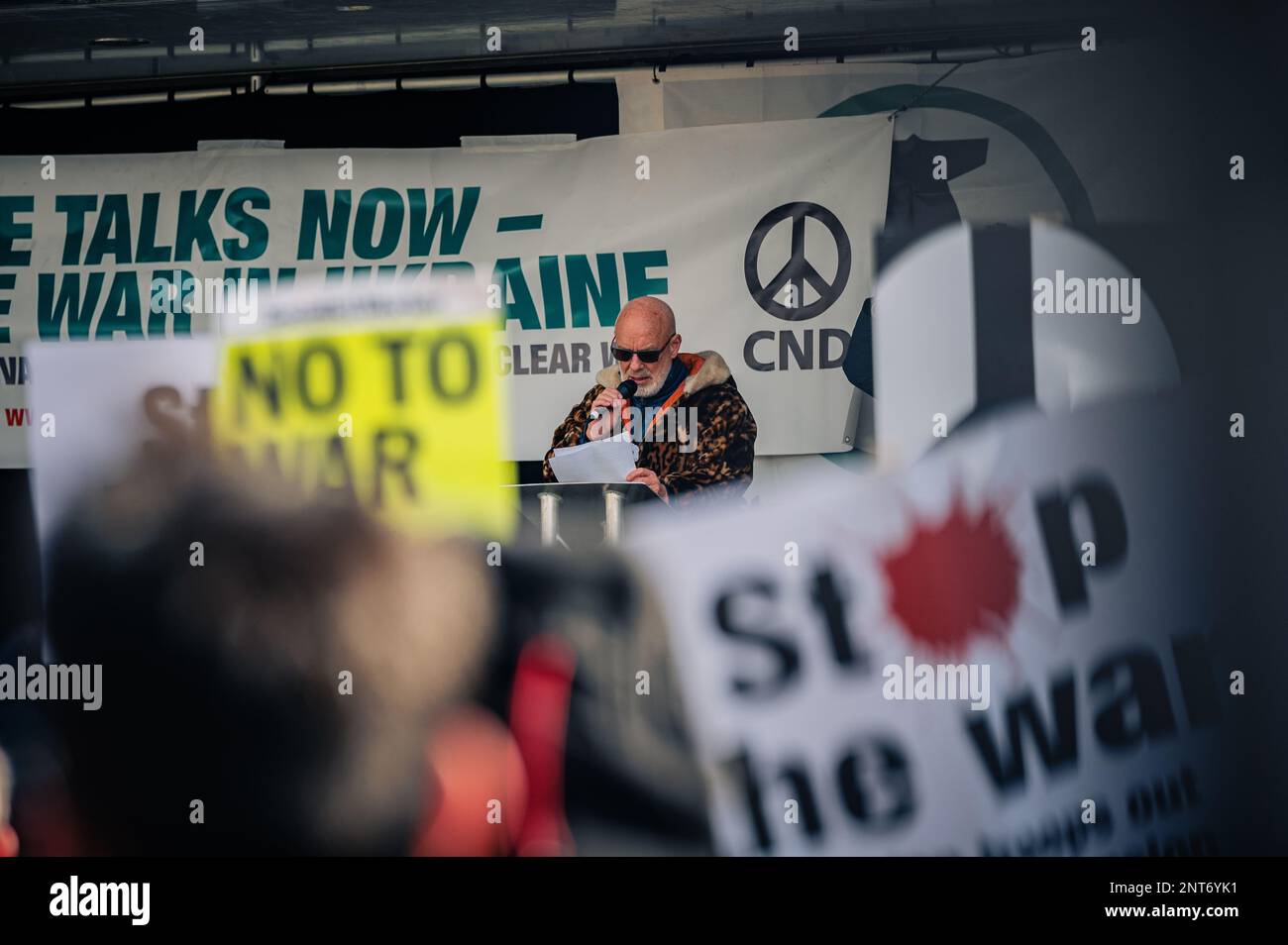 Brian Eno speaking at the Stop The War protest in London Stock Photo