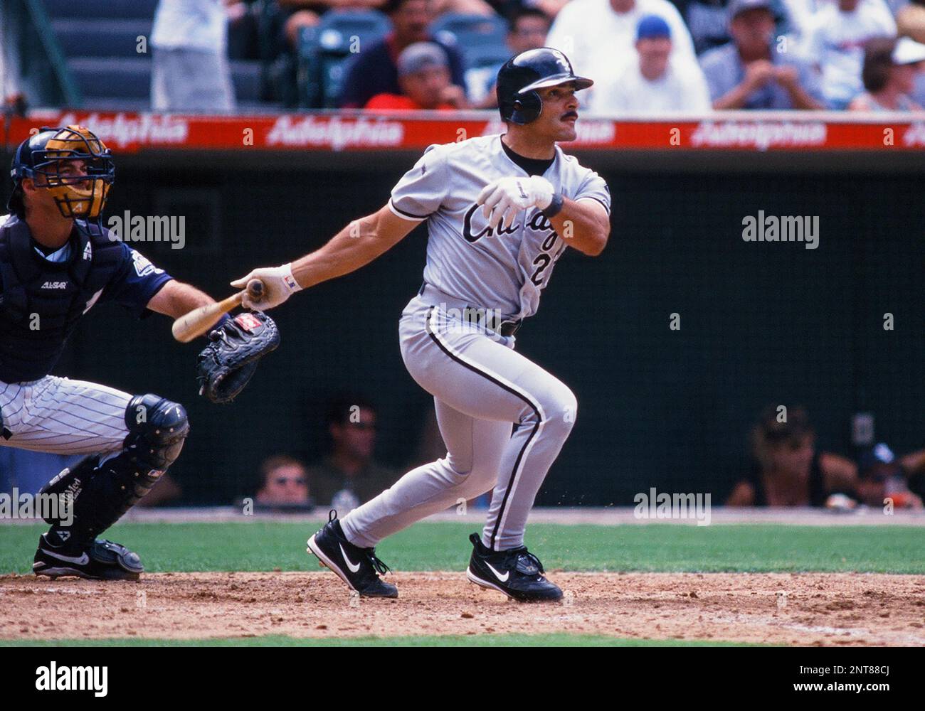 29 Jul. 2000: Chicago White Sox infielder Jose Valentin (22