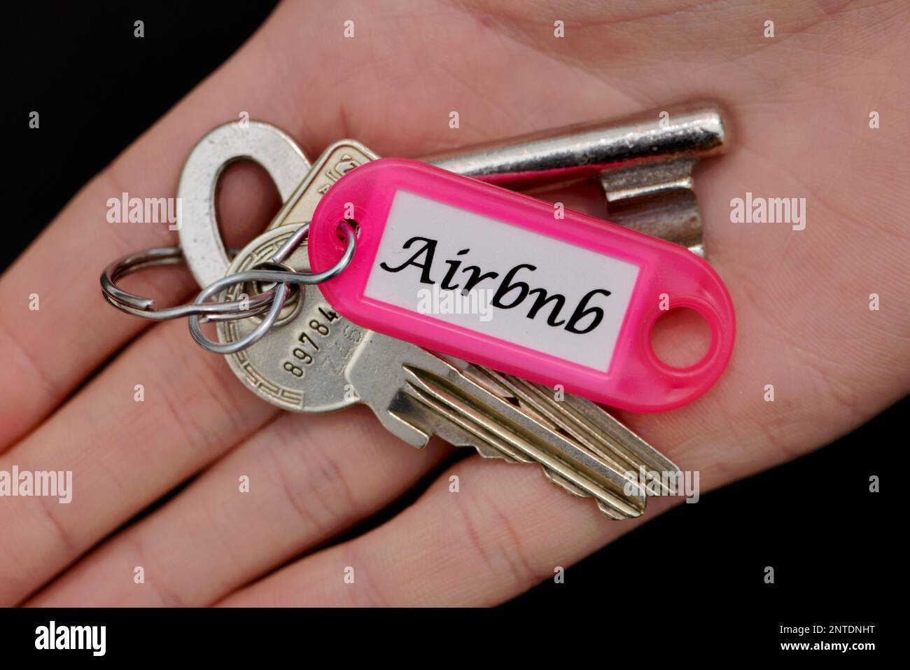 Airbnb logo deals keychain