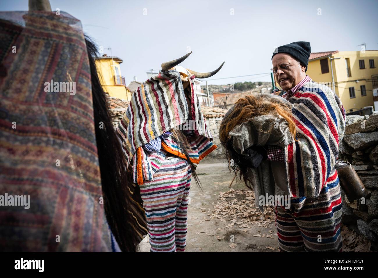 Navalosa Spain 19th Feb 2023 Revelers Dressed As Cucurrumachos Seen navalosa-spain-19th-feb-2023-revelers-dressed-as-cucurrumachos-seen