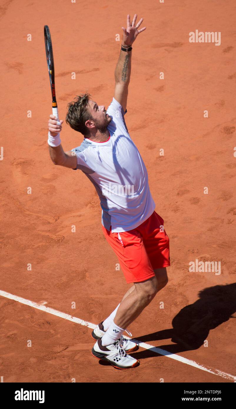 June 2, 2019: Stanislas Wawrinka (SUI) defeated Stefanos Tsitsipas (GRE)  7-6(6), 5-7, 6-4, 3-6, 8-6, at the French Open being played at Stade  Roland-Garros in Paris, France. ©Karla Kinne/Tennisclix 2019/CSM(Credit  Image: ©