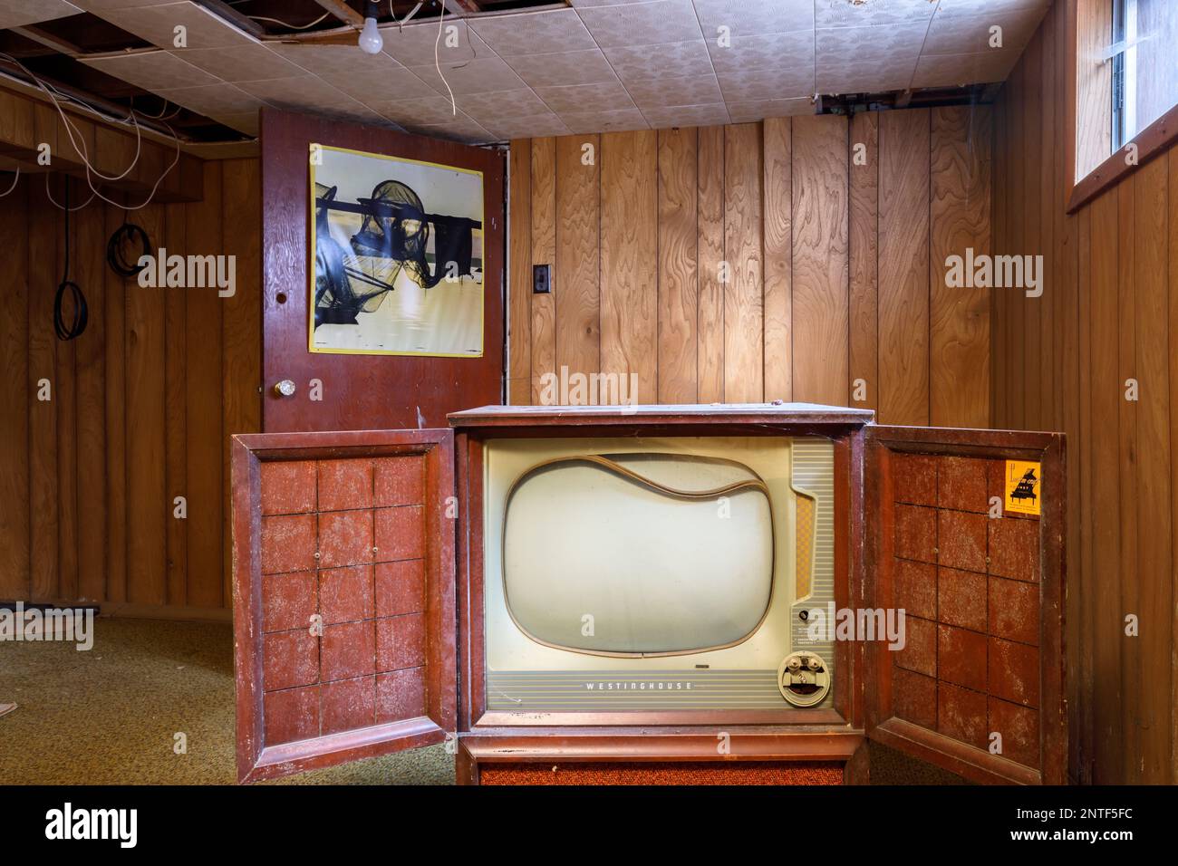 A 1950s Westinghouse console television set. This house has since been demolished Stock Photo