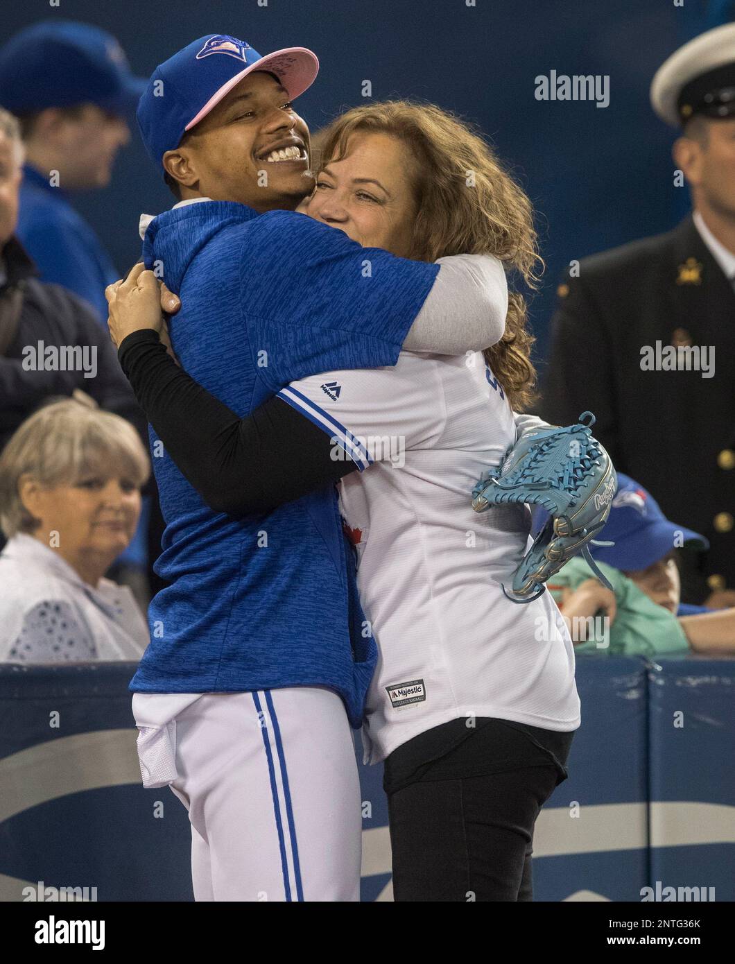 Adlin Auffant the mother of Marcus Stroman of the Toronto Blue Jays  Photo d'actualité - Getty Images