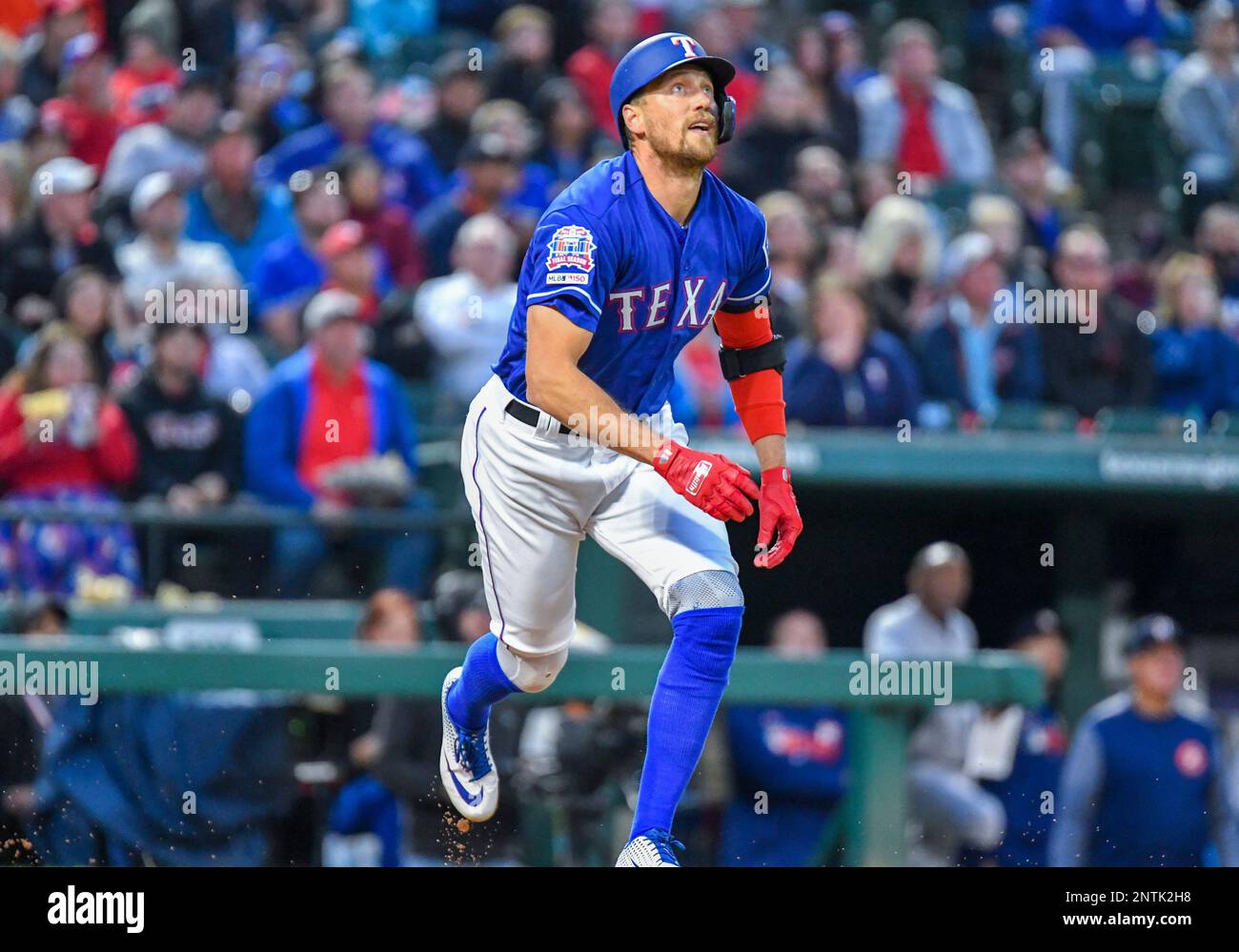 PHOTOS: Joey Gallo, Nomar Mazara and other Rangers pass out Thanksgiving  meals to families in need