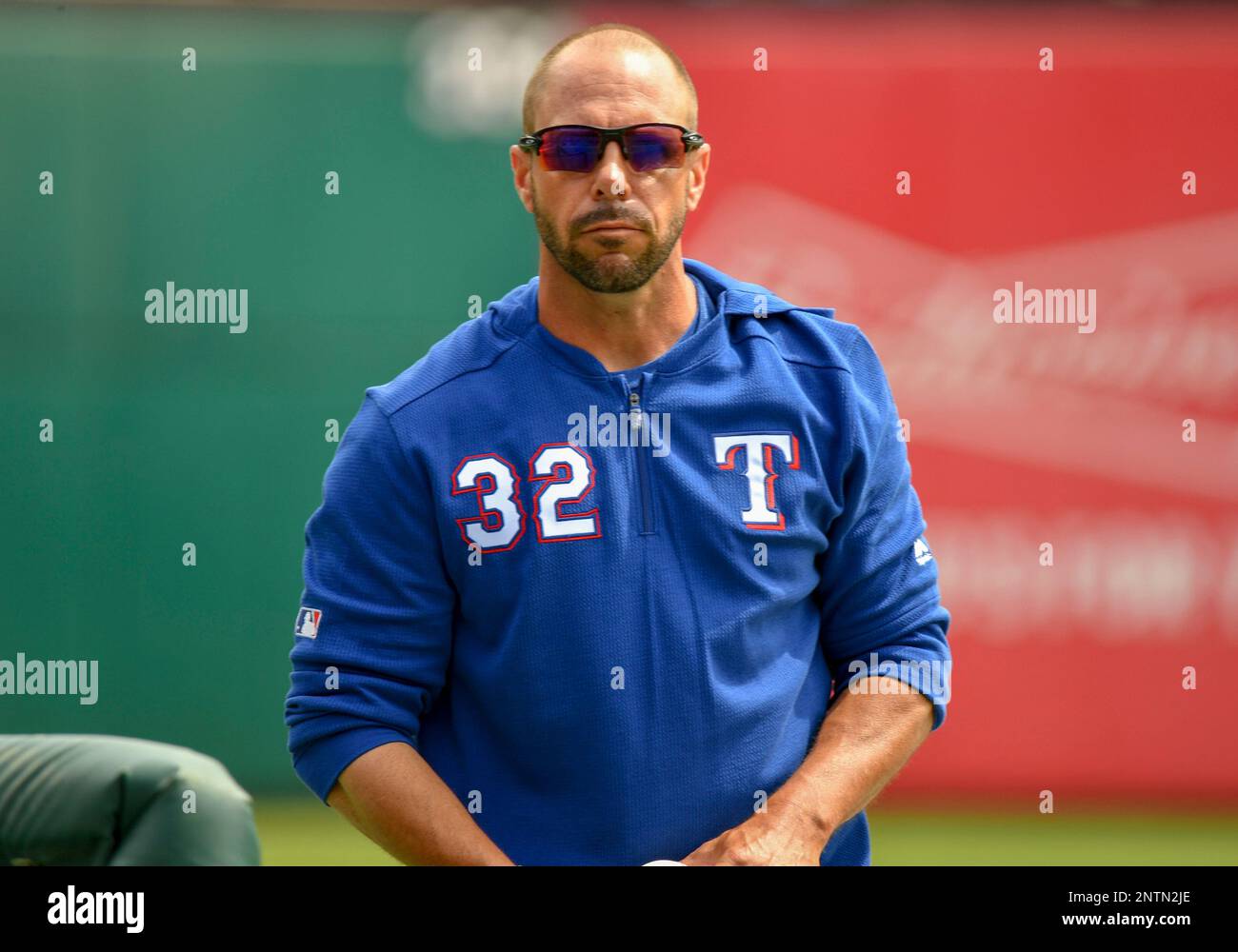 Mar 28, 2019: Texas Rangers outfielder Hunter Pence #24 during batting  practice before an Opening Day MLB game between the Chicago Cubs and the Texas  Rangers at Globe Life Park in Arlington