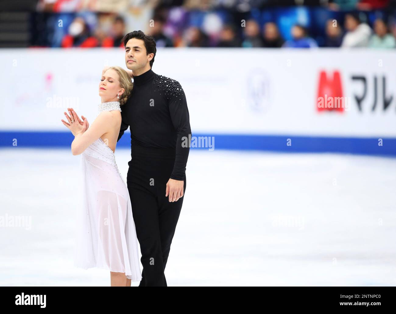 Canada's Kaitlyn WEAVER and Andrew POJE perform during ICE DANCE FREE ...