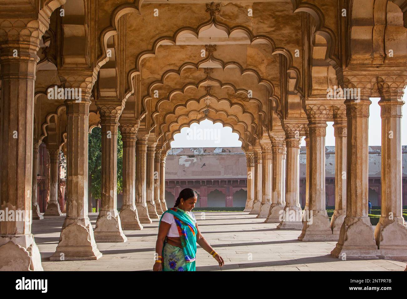 Visitor, Diwan I Am (Hall of Public Audience), in Agra Fort, UNESCO