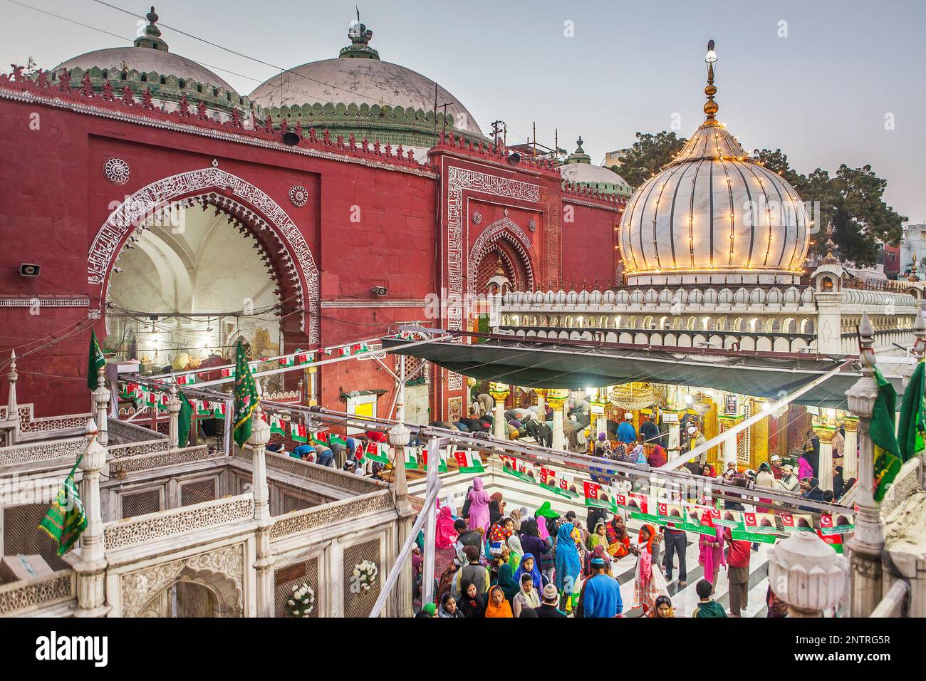 hazrat-nizamuddin-dargah-delhi-india-stock-photo-alamy