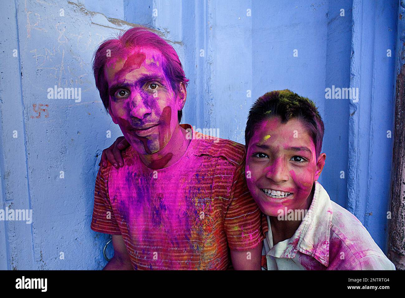 Friends celebrating the Holi spring festival to celebrate the love ...