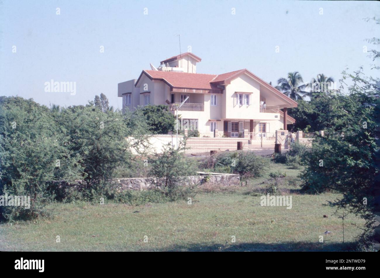 Modern Bungalow at Balsar, Gujrat, India Stock Photo - Alamy