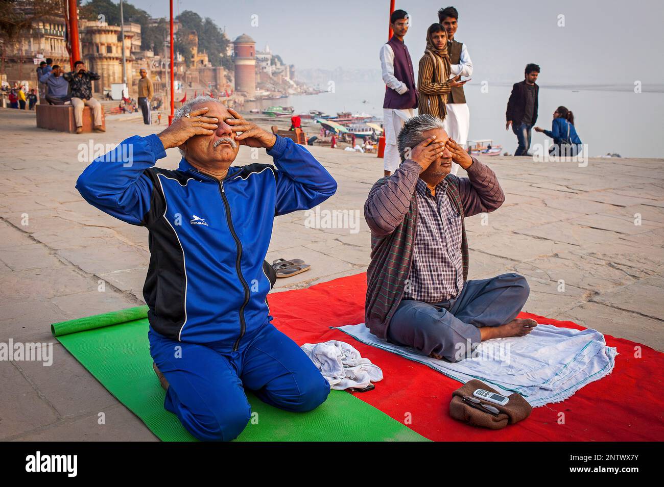 Yoga, on Assi Ghat, Ganges river, Varanasi, Uttar Pradesh, India Stock Photo Alamy