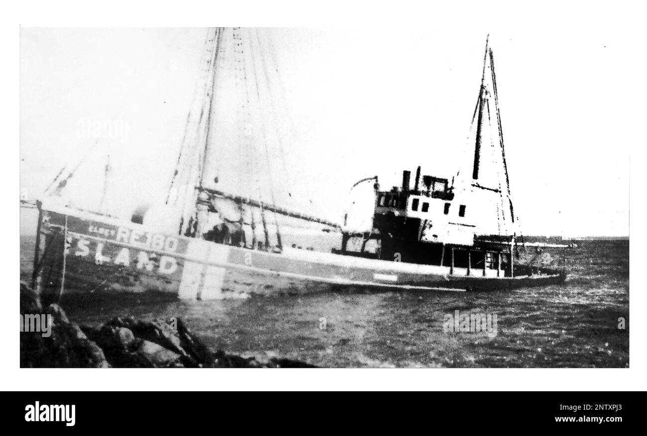 WWI - The neutral Icelandic fishing boat 'Eldey' aground at the Isle of Whithorn, Scotland in November 1942. Stock Photo