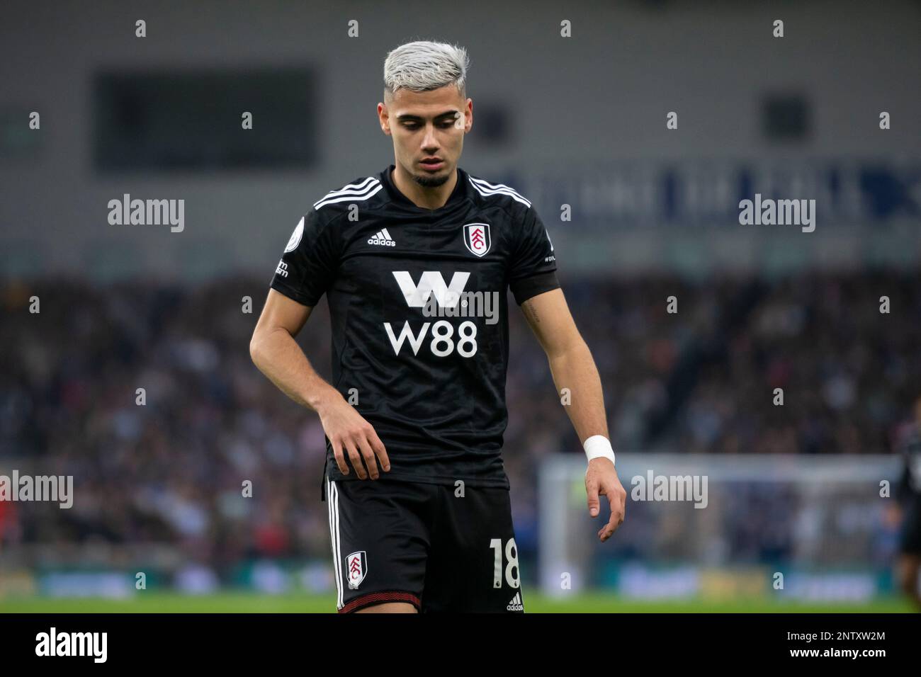 LONDON, UK - 29th Aug 2023: Andreas Pereira of Fulham FC scores his penalty  past Fraser Forster of Tottenham Hotspur in the shoot-out during the EFL  Stock Photo - Alamy