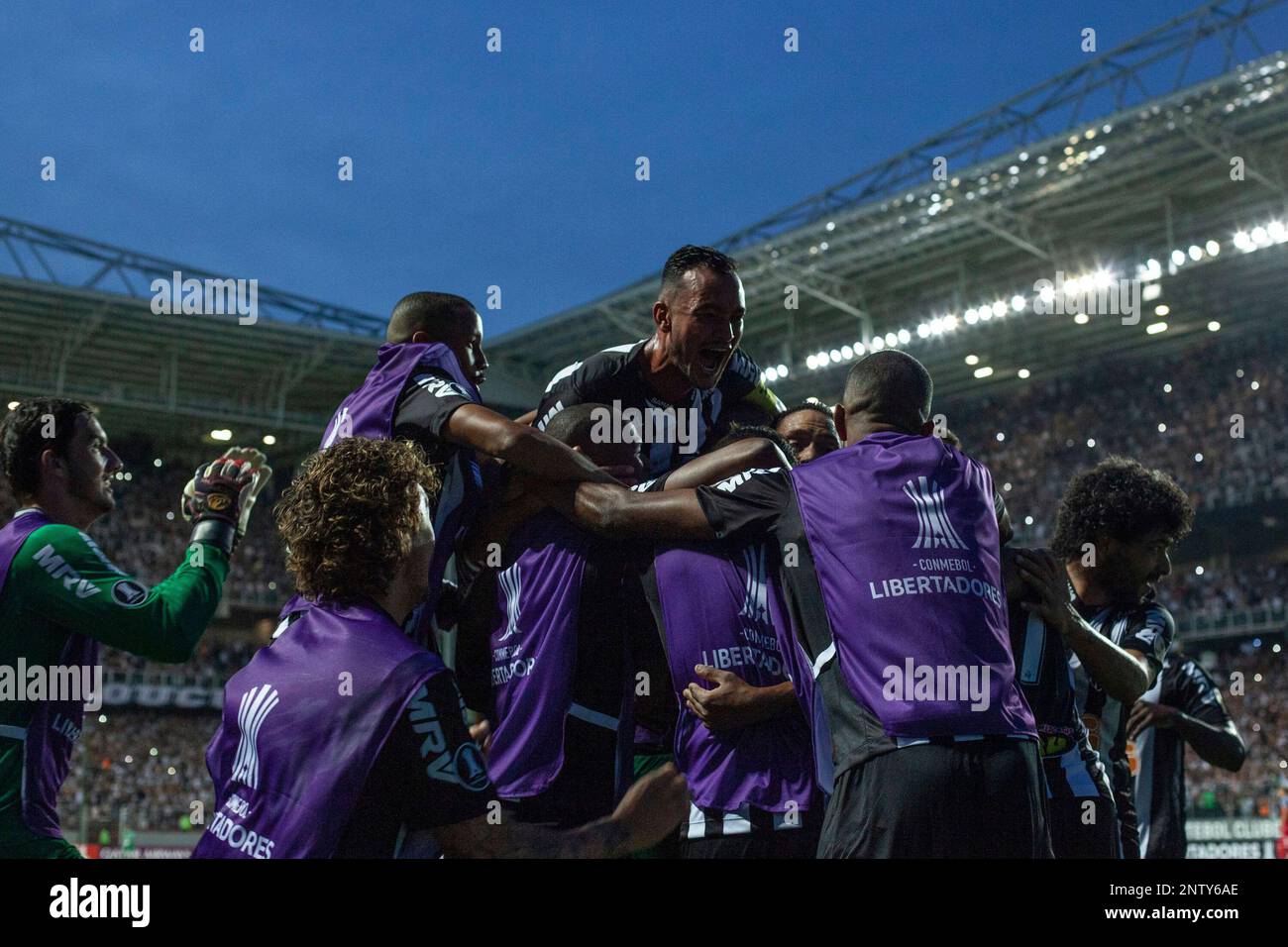 MG - Belo Horizonte - 12/02/2019 - Libertadores 2019, Atletico x Danubio - player Ricardo Oliveira of Atletico-MG celebrates his goal with players of his team during a match against the Danube at Independencia Stadium for the championship Libertadores 2019. Foto: Pedro Vale / AGIF (via AP) Stock Photo