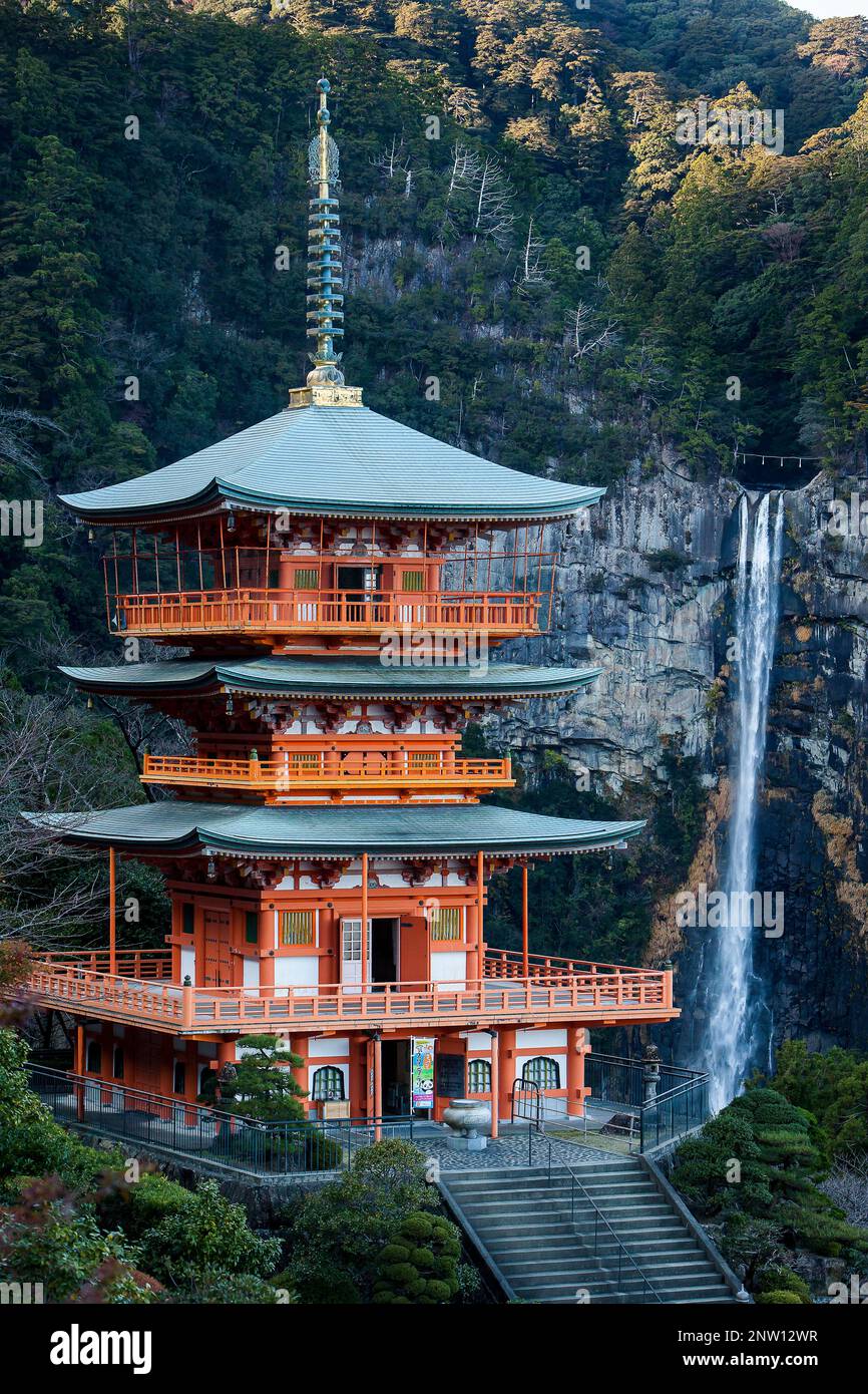 Nachisan Seiganto-ji Temple (Three-Storied Pagoda) and Nachi Waterfall, near Kumano Nachi Taisha Grand Shire, Kumano Kodo, Nakahechi route, Wakayama, Stock Photo
