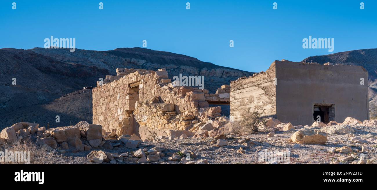 Echoes in the Dust: America's Enduring Legends, From Frontier Myth to Death Valley's Haunting Tales