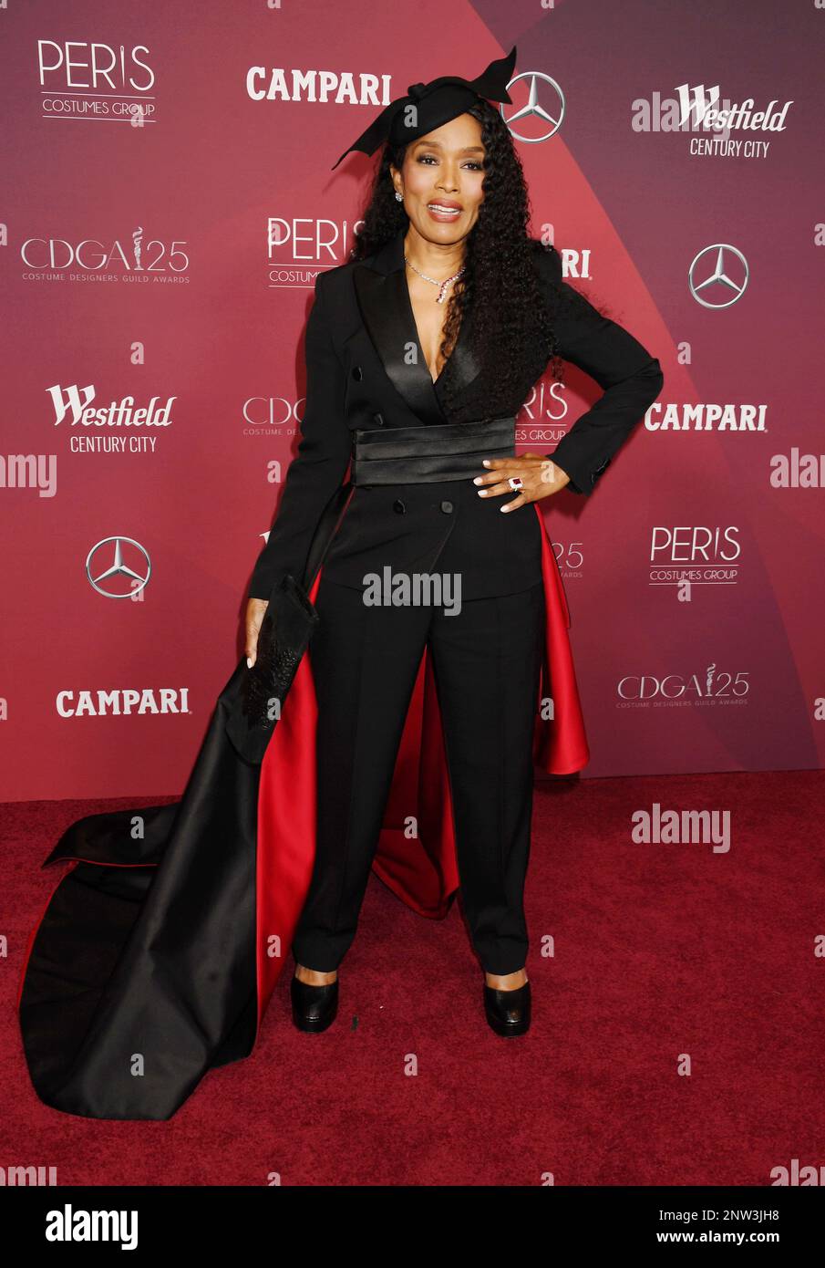 LOS ANGELES, CALIFORNIA - FEBRUARY 27: Angela Bassett attends the 25th