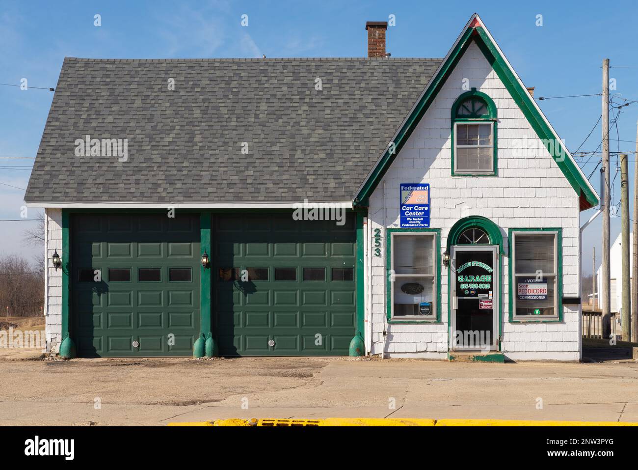 Old gas station illinois hires stock photography and images Alamy