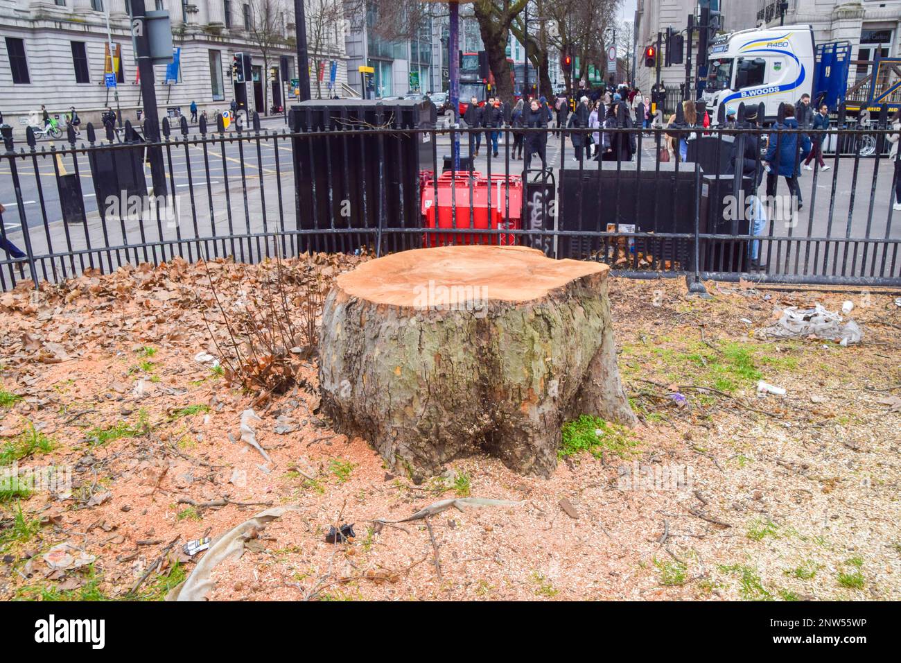 Euston station hs2 refurbishment hires stock photography and images