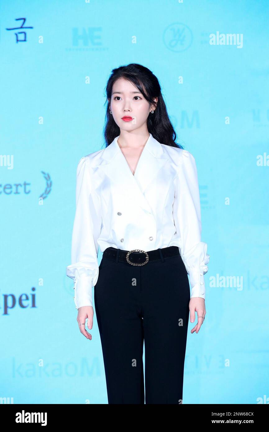 IU comes to Taipei for 10th anniversary concert 