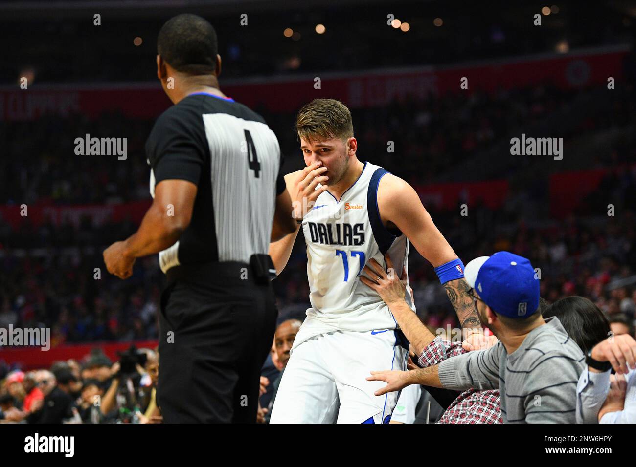 LOS ANGELES, CA - DECEMBER 20: Dallas Mavericks Guard Luka Doncic (77 ...