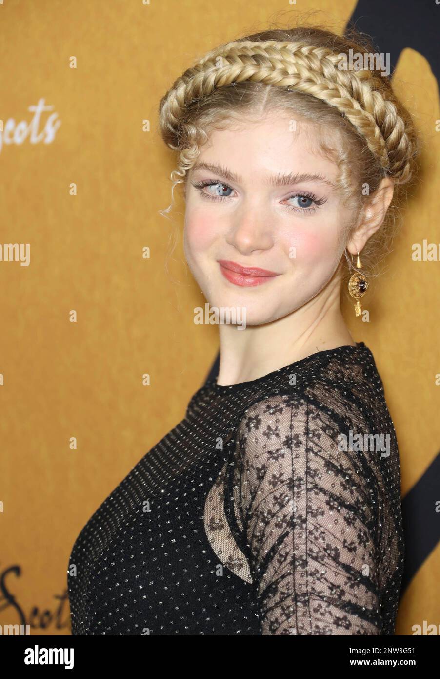 Photo by: John Nacion/STAR MAX/IPx 2018 12/4/18 Elena Kampouris at the