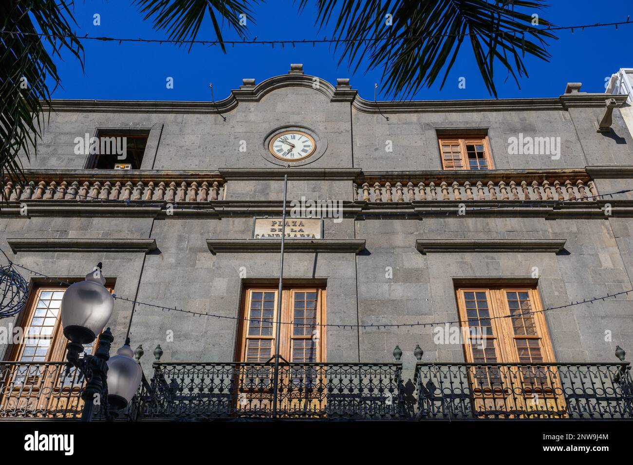 The neoclassic and the canary baroque facade of Francisco de la Pierre's  18th Century Carta Palace in Plaza de la Candelaria in Santra Cruz, Tenerife Stock Photo