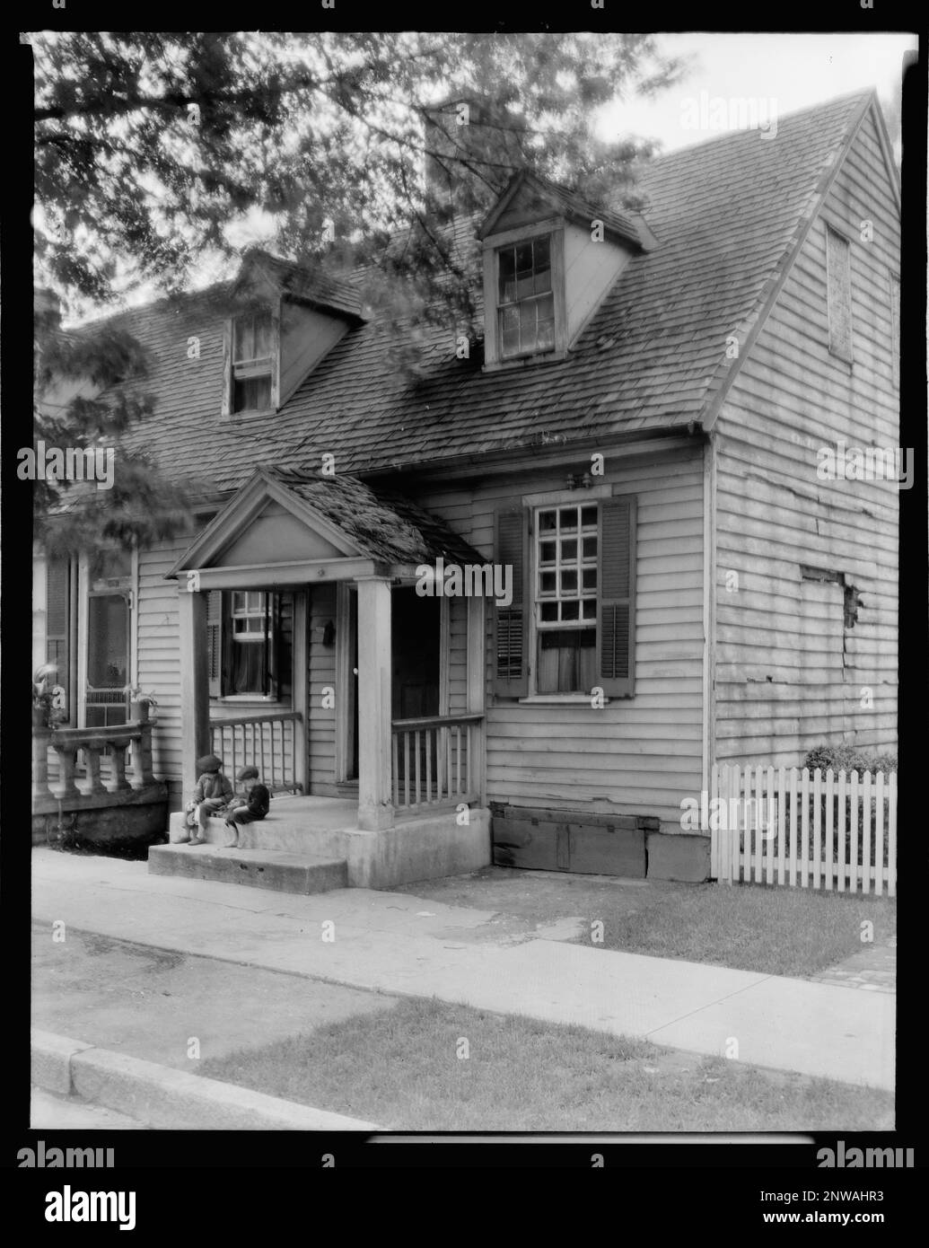 Frame houses on Main Street, Fredericksburg, Virginia. Carnegie Survey