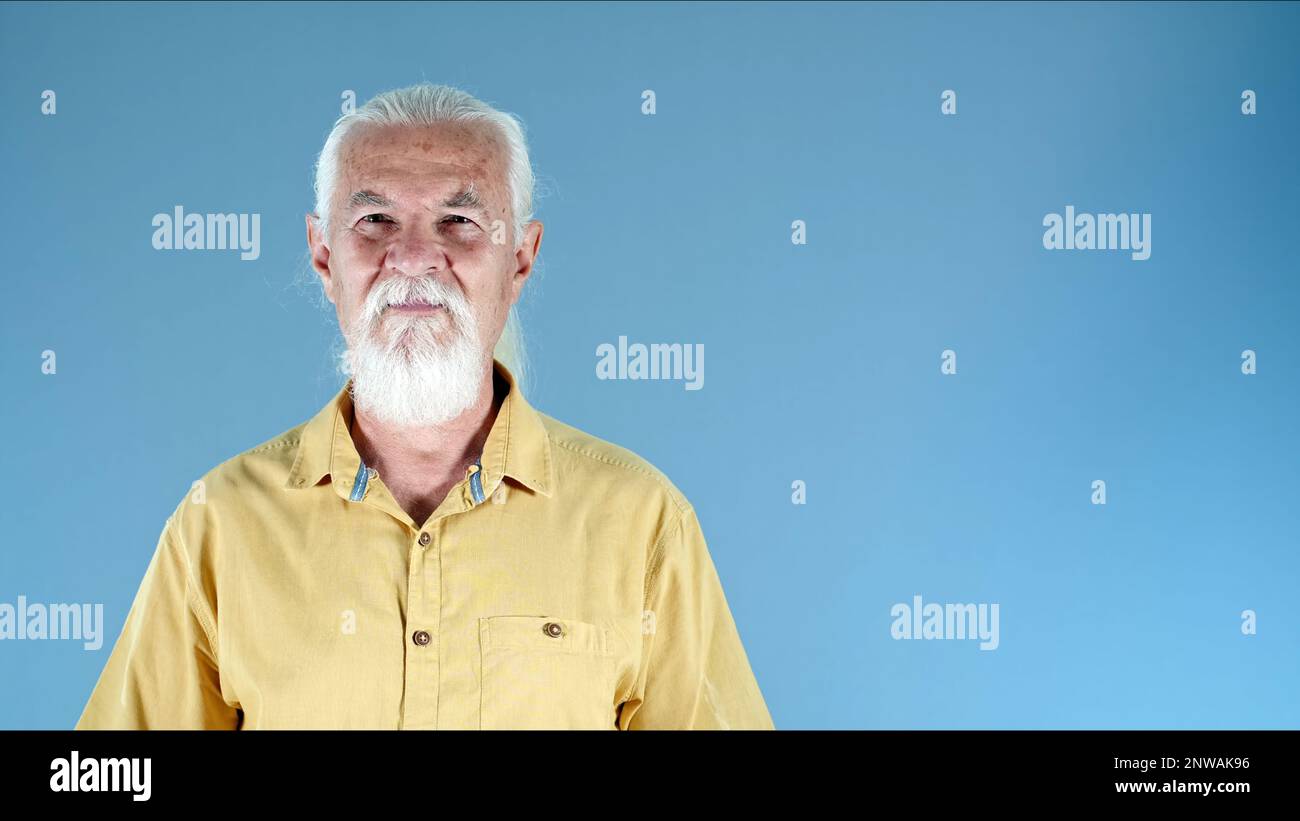 Gray haired middle age man hi-res stock photography and images - Alamy