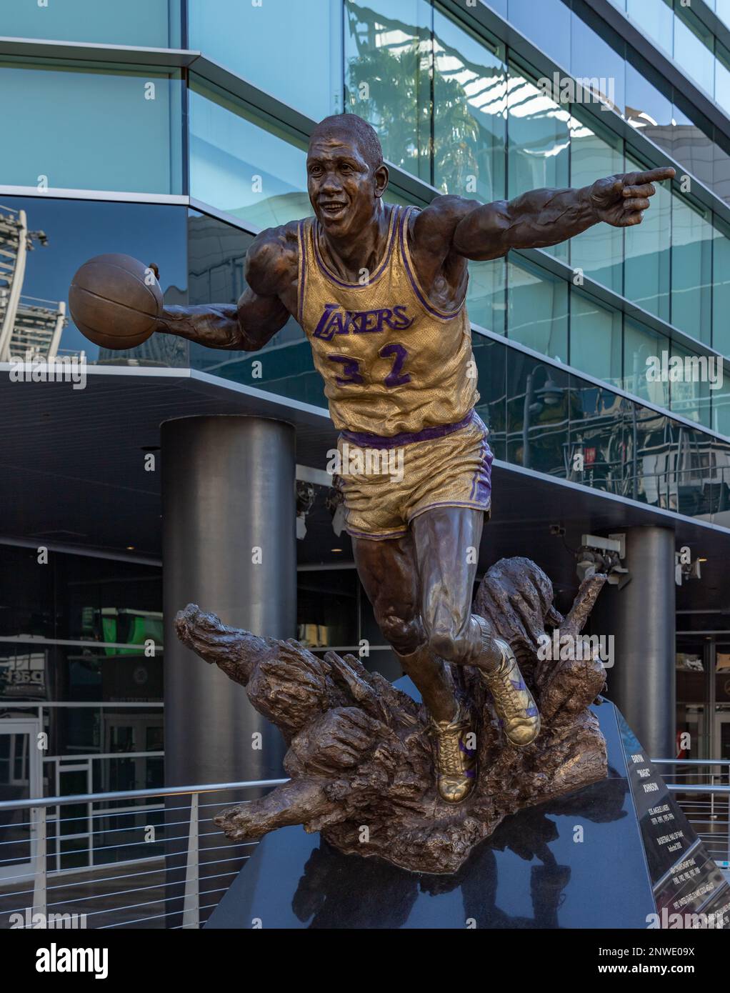 A pictureof the Magic Johnson statue around the Crypto.com Arena. Stock Photo