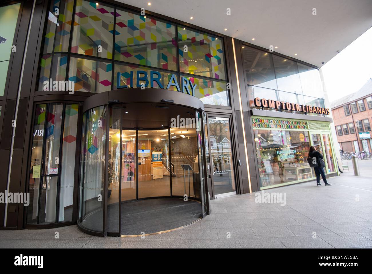 Oxford Library Near The Westgate Stock Photo Alamy oxford-library-near-the-westgate-stock-photo-alamy