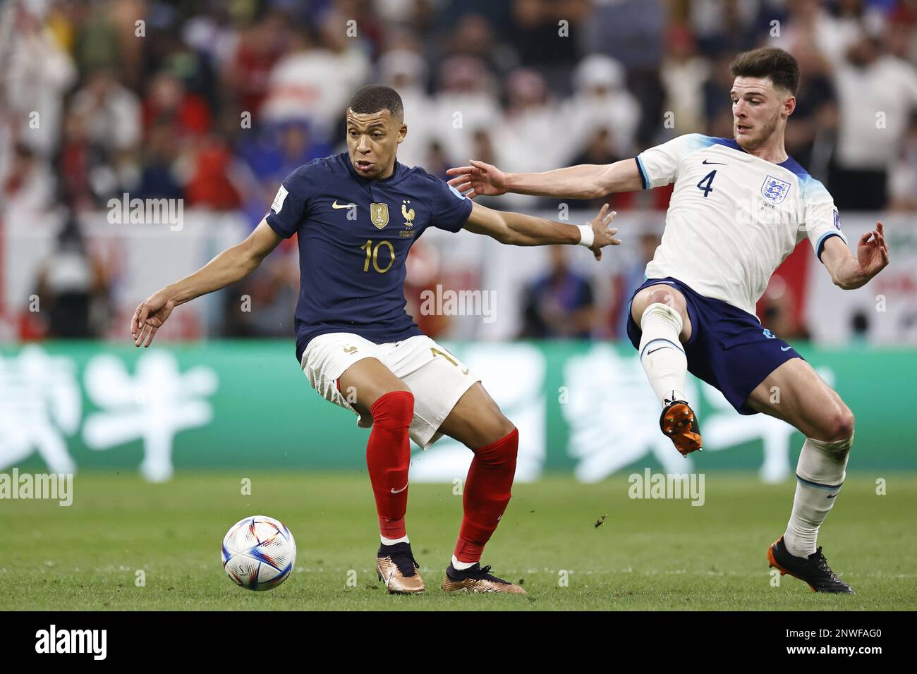 AL KHOR - (LR) Kylian Mbappe of France, Declan Rice of England during ...