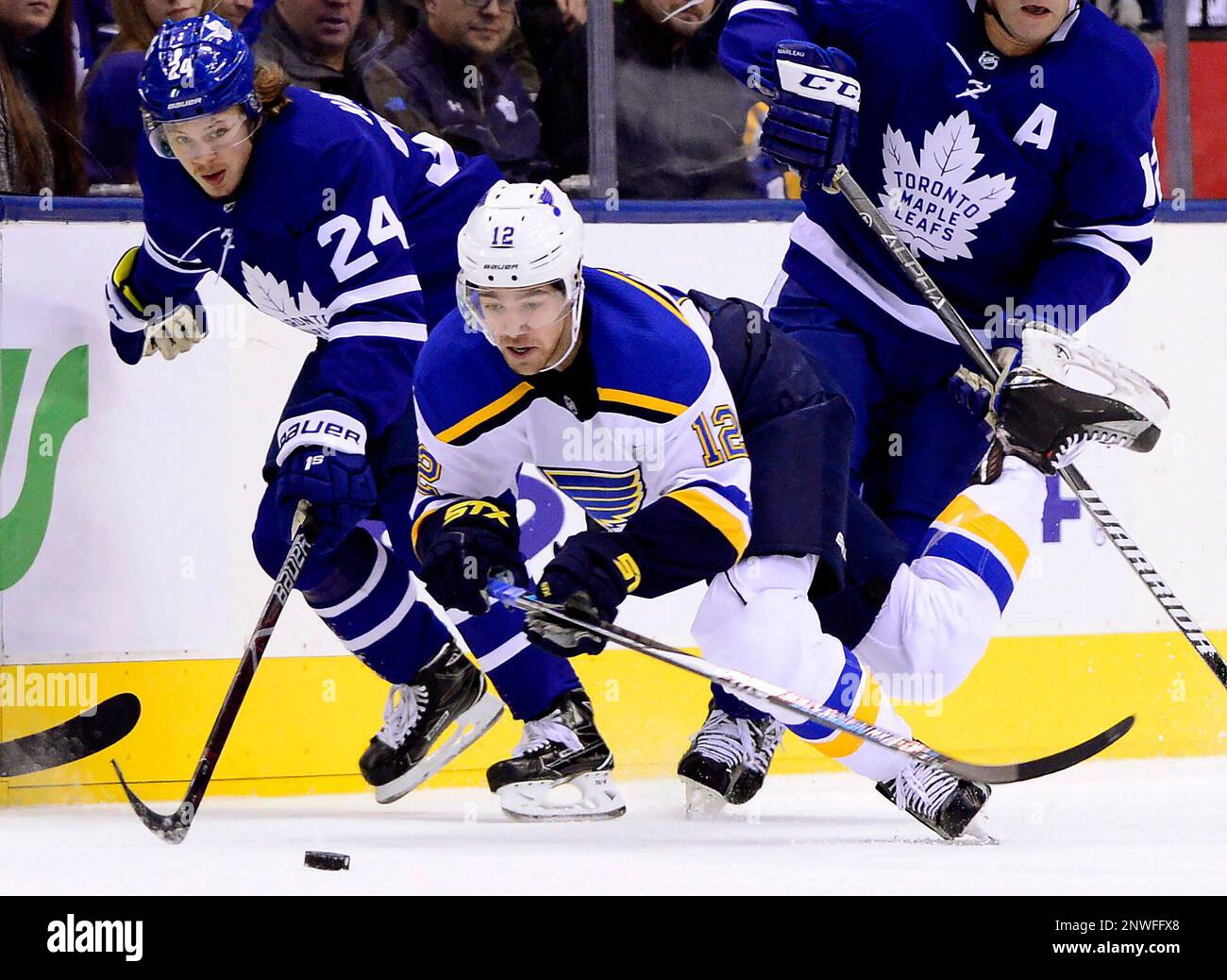 Toronto Maple Leafs right wing Kasperi Kapanen (24) looks to scoop the