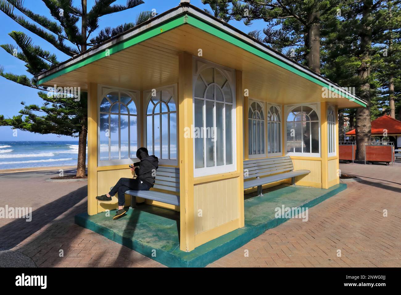 520 Wooden shelter shed at South Steyne in Manly suburb next to the beach. Sydney-Australia. Stock Photo