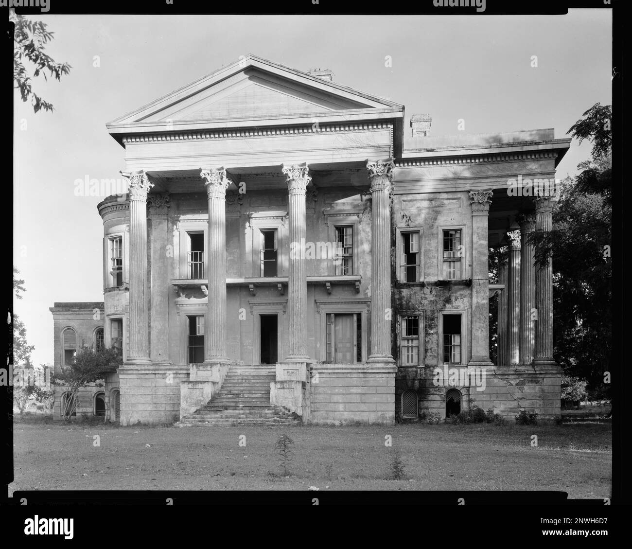 belle-grove-front-white-castle-vic-iberville-parish-louisiana