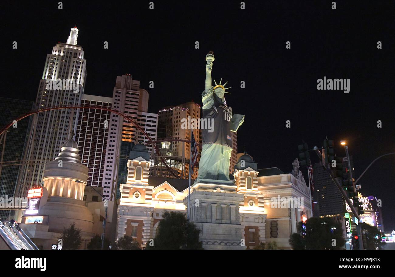 Lady Liberty wears Las Vegas Aces jersey