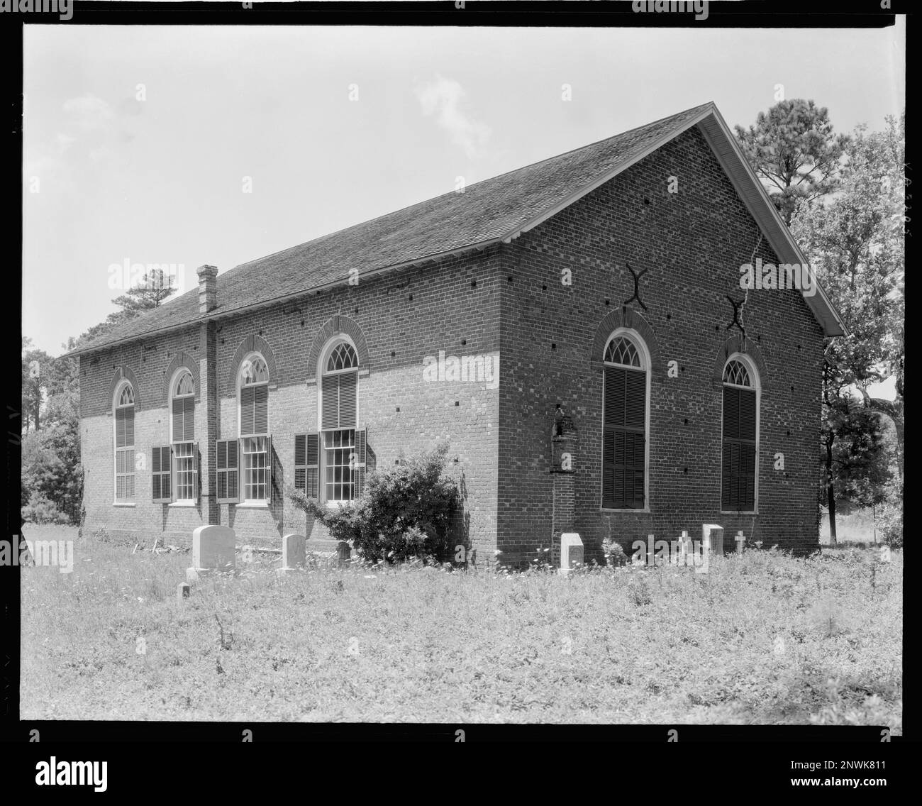 Hungar's Church, Eastville vic., Northampton County, Virginia. Carnegie Survey of the Architecture of the South. United States  Virginia  Northampton County  Eastville vic, Tombs & sepulchral monuments, Fanlights, Churches, Brickwork. Stock Photo