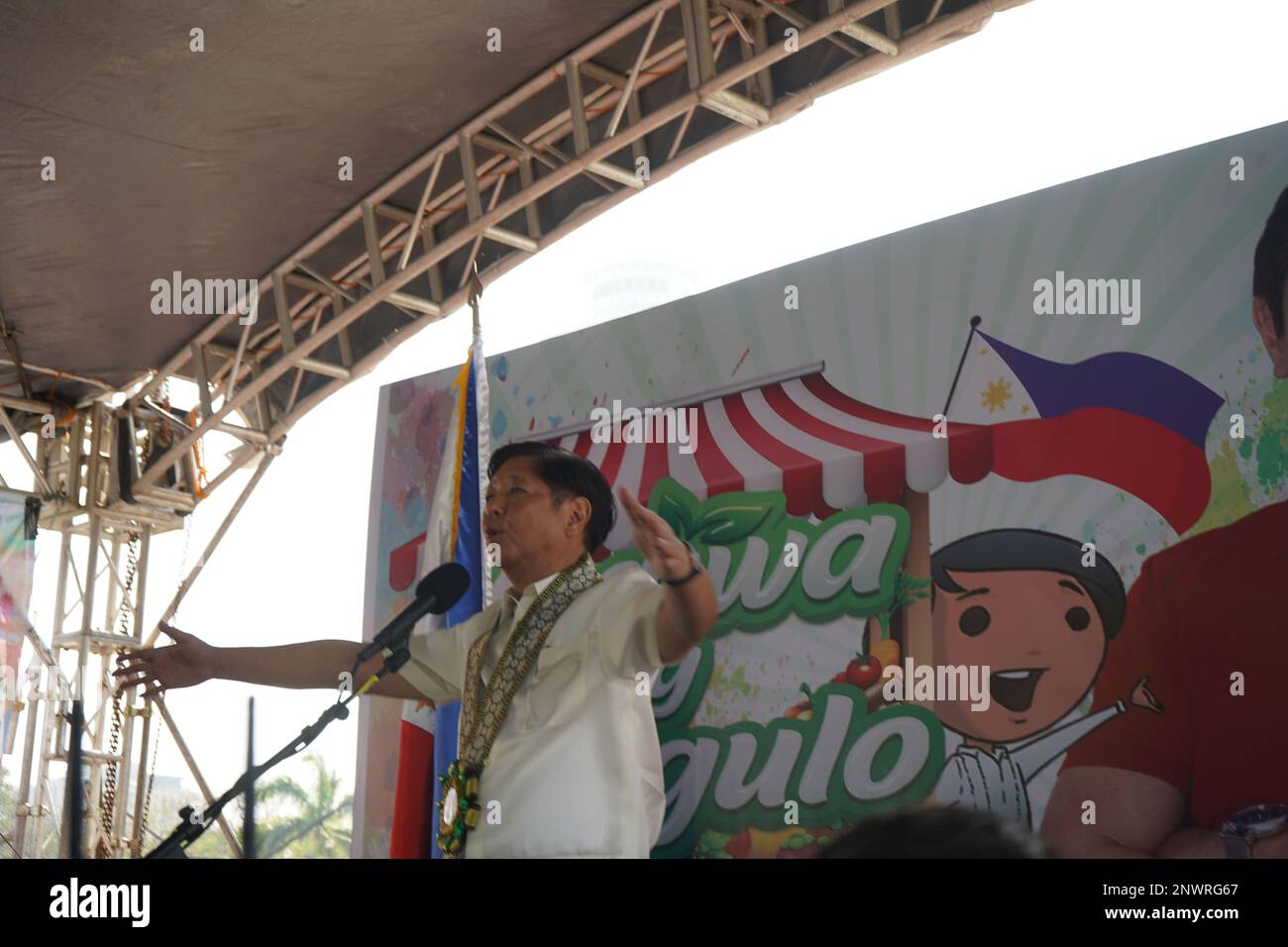 Manila, Philippines.1st March, 2023. Pres. Ferdinand ‘Bongbong’ R. Marcos Jr. attending the launching of ‘Hapag kay PBBM,’ a program that encourages Filipinos to grow their own food at home for them to access affordable, safe, nutritious meals everyday.  The program signifies the Marcos administration’s  sincerity to resolve and address the issues of food prices and food supply in the Philippines. (Credit Image: © Sherbien Dacalanio/Alamy Live News) Stock Photo