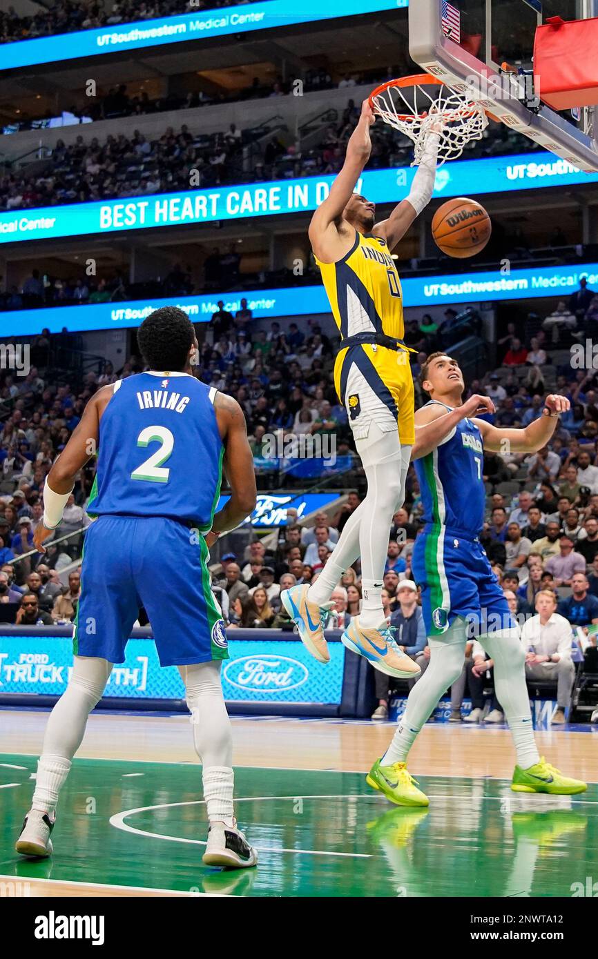 CHICAGO, IL - MARCH 05: Indiana Pacers Guard Tyrese Haliburton (0) slam  dunks during a NBA, Basketba