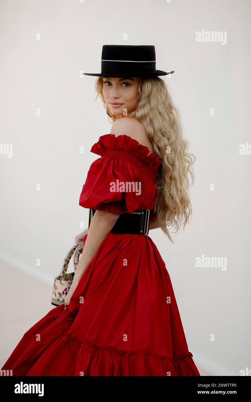 Street style, Rose Bertram arriving at Dior Fall-Winter 2023-2024 show