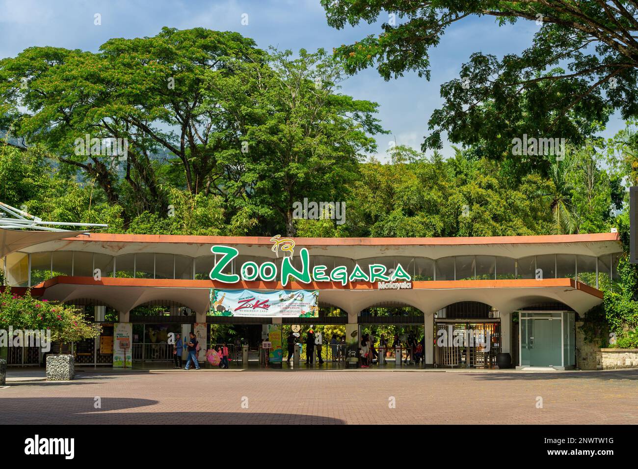 The Entrance to Zoo Negara, Kuala Lumpur, Malaysia Stock Photo Alamy