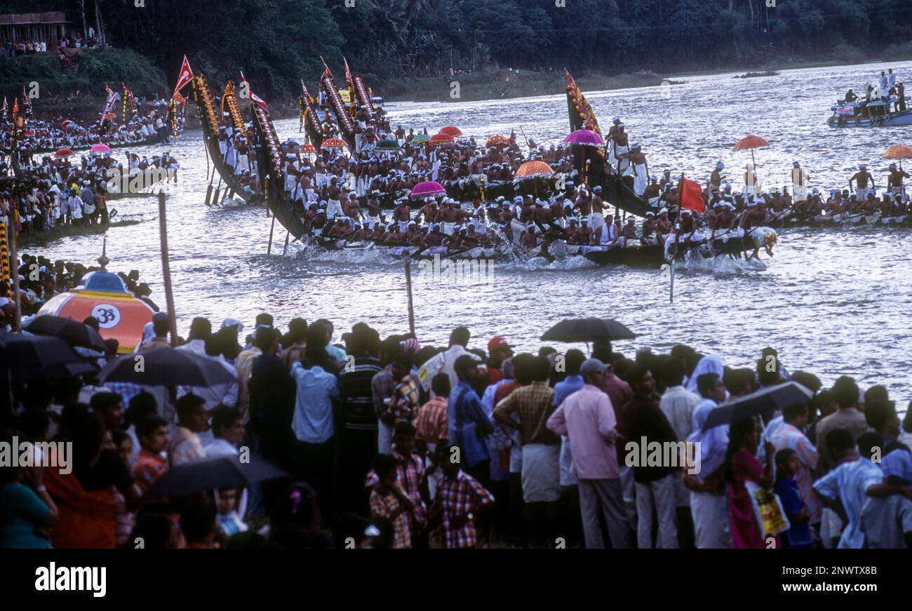 Crowded participants and Palliyodam boats in Boat Race at Aranmula, Kerala, South India, India, Asia Stock Photo